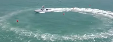 Хуситы представили «разрушительный» беспилотный катер «Toophan» через несколько дней после запуска новой баллистической ракеты