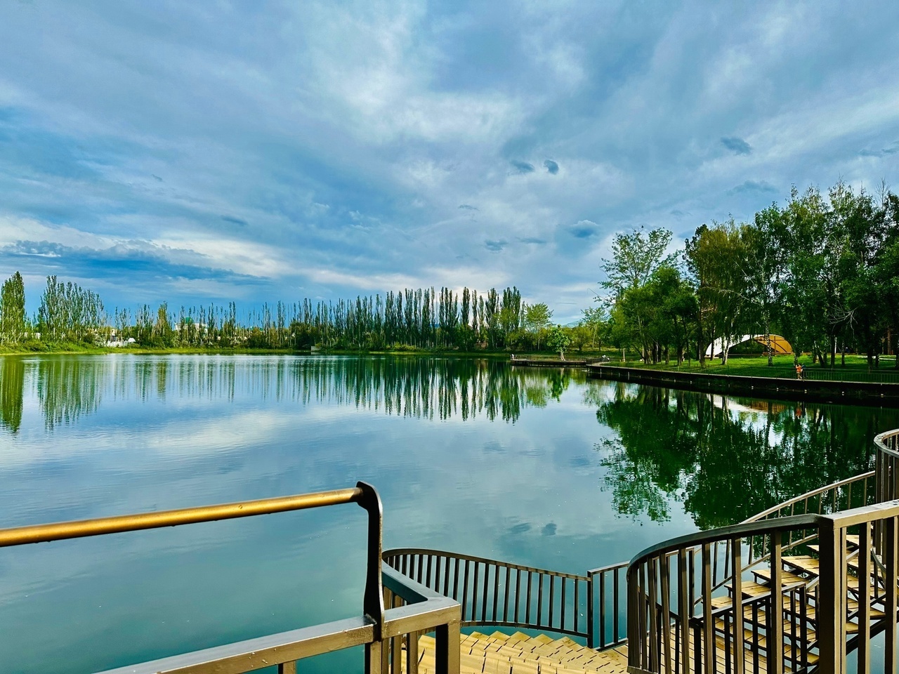 А знаете озеро, которое никогда не замерзает?