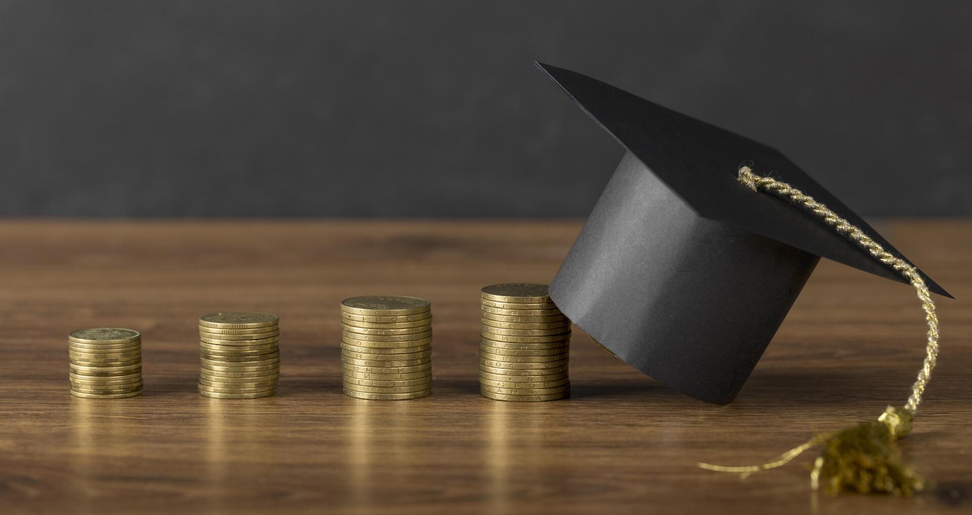 С 1 сентября вступит в силу Указ о президентских стипендиях в 30 тыс. рублей