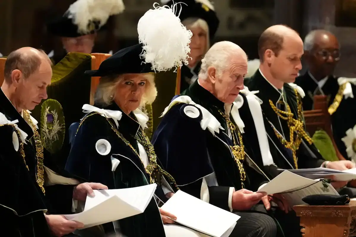 Может ли король голосовать и играет ли он роль в выборах?