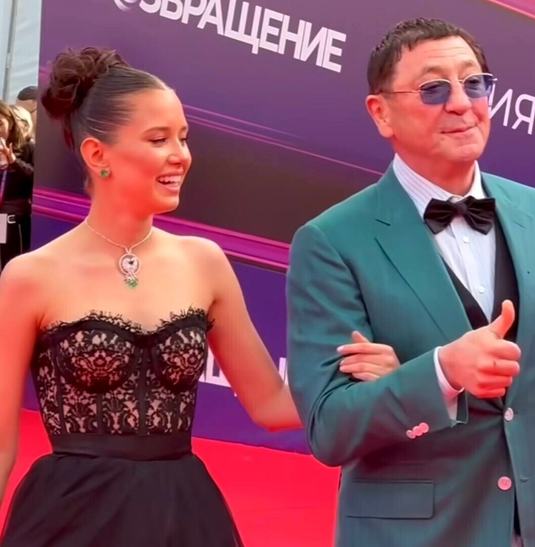 Лепс и Киба: очевидный "договорняк" или любовь?