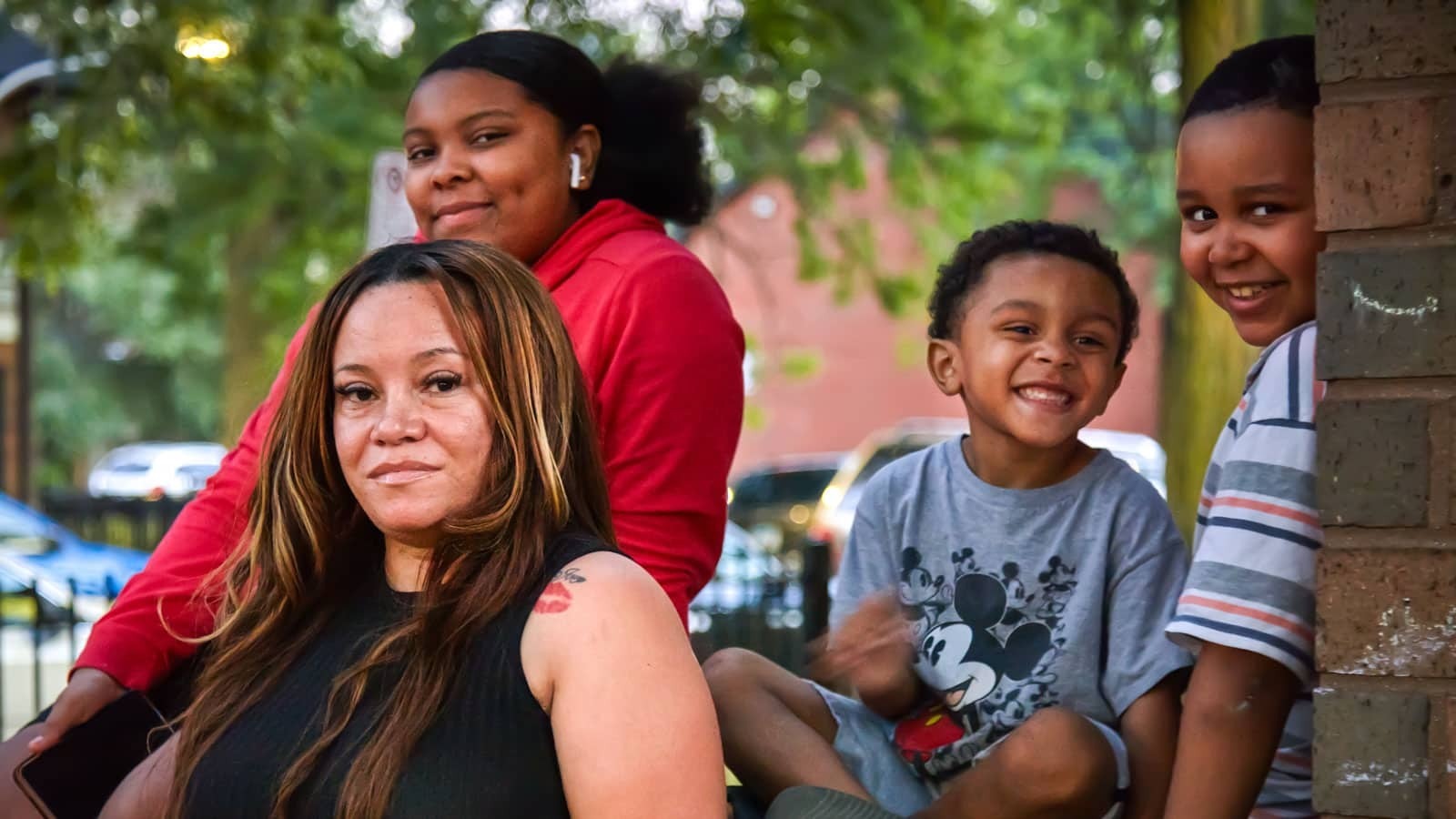 Тратить больше за меньшие деньги.