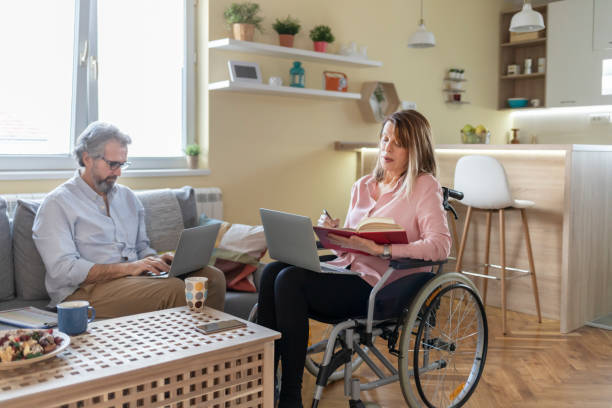 Госдума вводит право перехода на удаленку работникам, ухаживающим за престарелыми и инвалидами