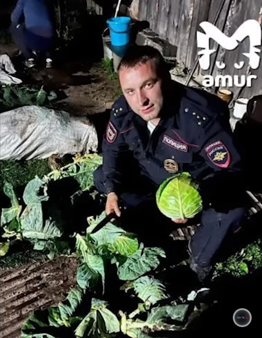 Как оригинально выбить долги: лжеполицейский приехал на разборки с охолощенным пистолетом и фальшивыми наркотиками, которые хотел подкинуть должникам