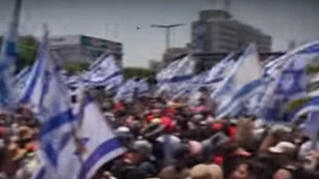 Спустя 9 месяцев после нападения ХАМАС израильские протестующие столкнулись с полицией; начались аресты заложников