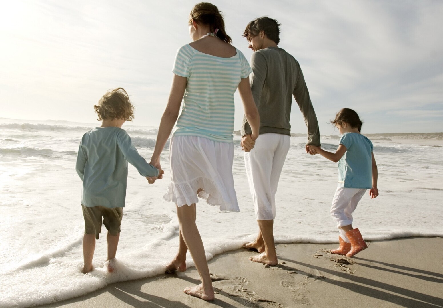 НДФЛ: «Налоговый кэшбэк» 7% обещают ввести с 2026 года для семей с двумя и более детьми