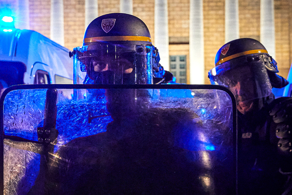 Французская полиция наносит удар по чеченской мафии: масштабная операция и связь с убийством учителя