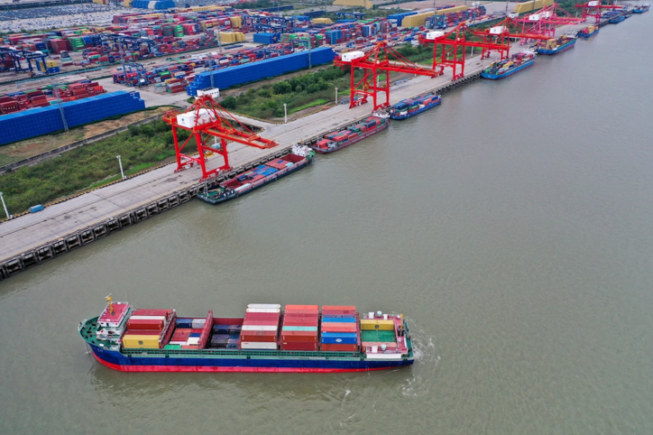 Возмущение в Китае после сообщений о бензовозах, перевозящих растительное масло