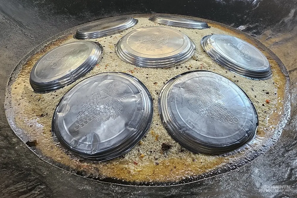 «Съела плов, бегала голая». Как правильно выбрать главное узбекское блюдо?