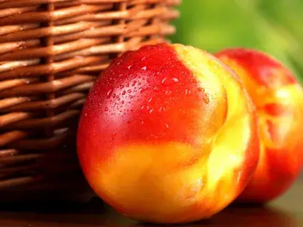 Персик и нектарин: различия и особенности
