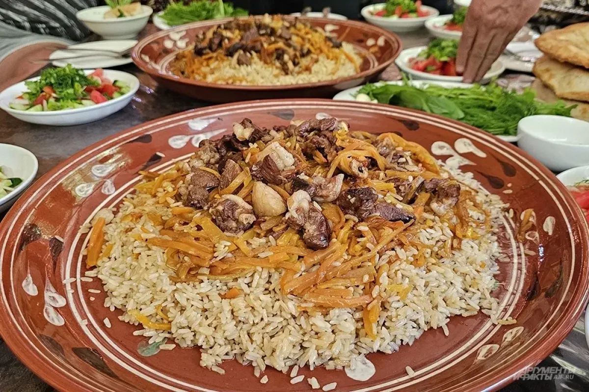 «Съела плов, бегала голая». Как правильно выбрать главное узбекское блюдо?