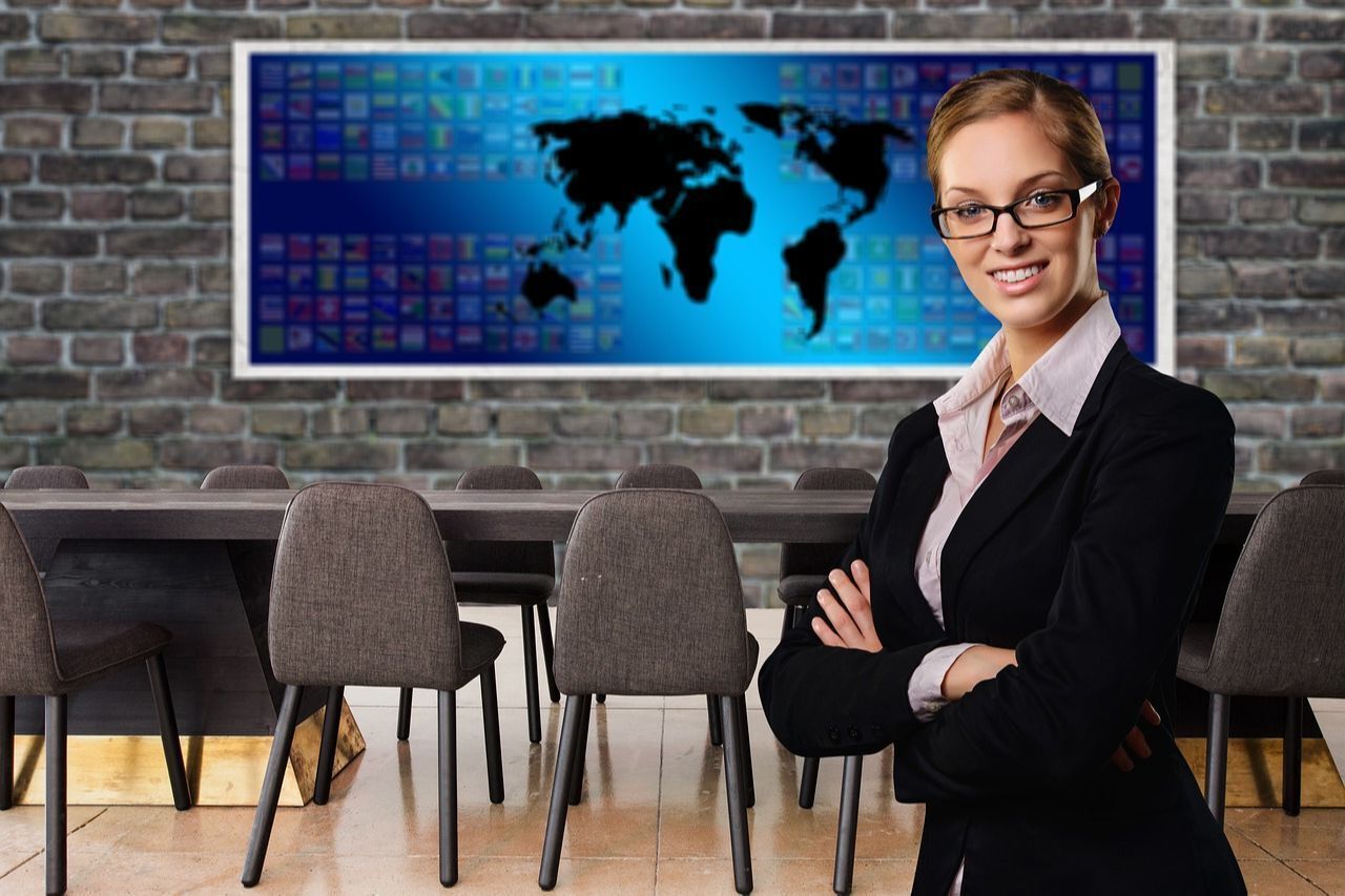 В чем разница между тьютором, профориентологом, коучем, ментором и репетитором?