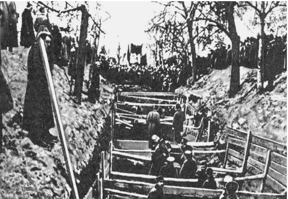 Кремлёвский некрополь: иерархия упокоения советских времён