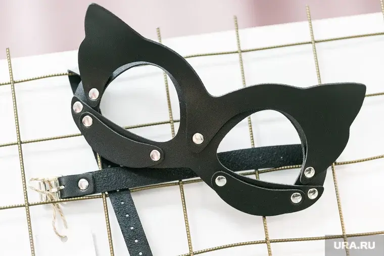 Кто и что чаще всего покупают в секс-шопах