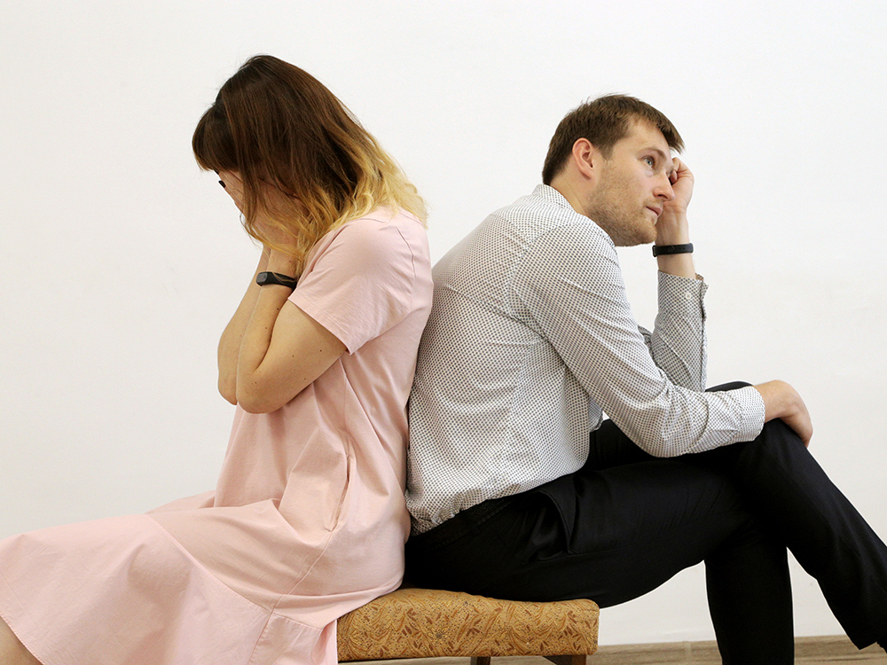 Красивый фасад одной несчастной семьи…