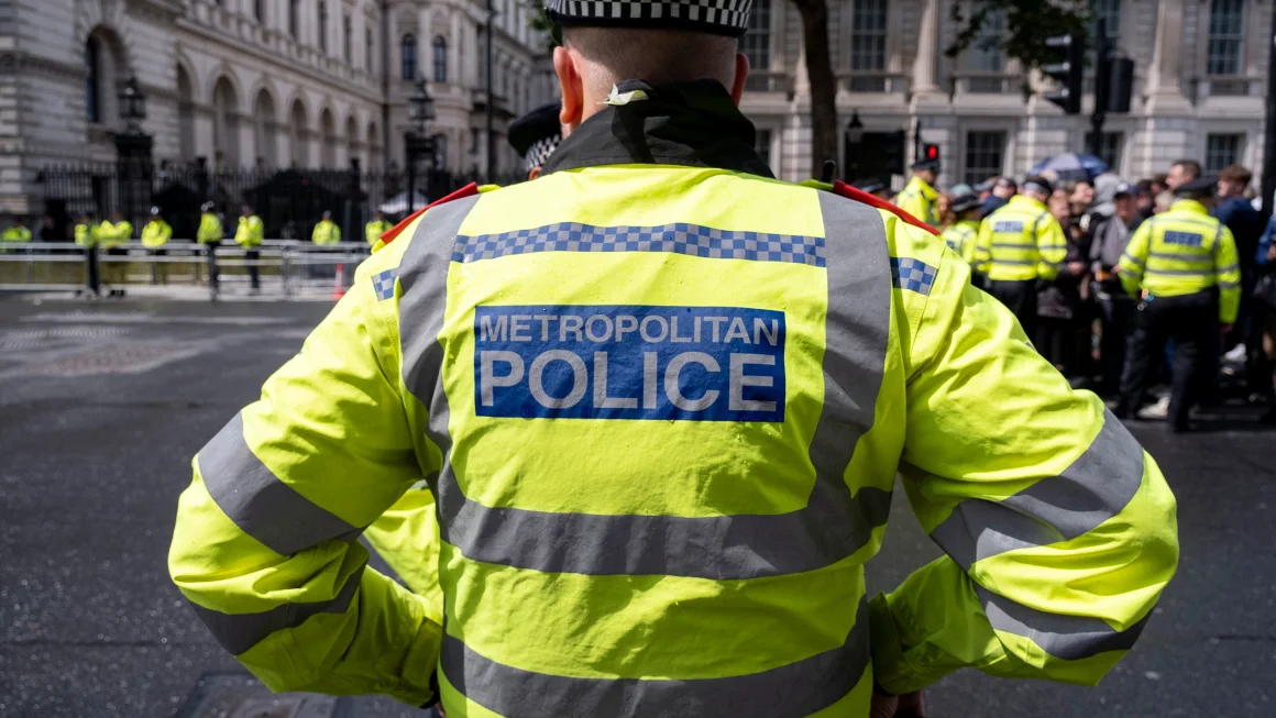 Эпидемия насилия: Полиция Великобритании бьёт тревогу о масштабах угрозы женщинам и девочкам