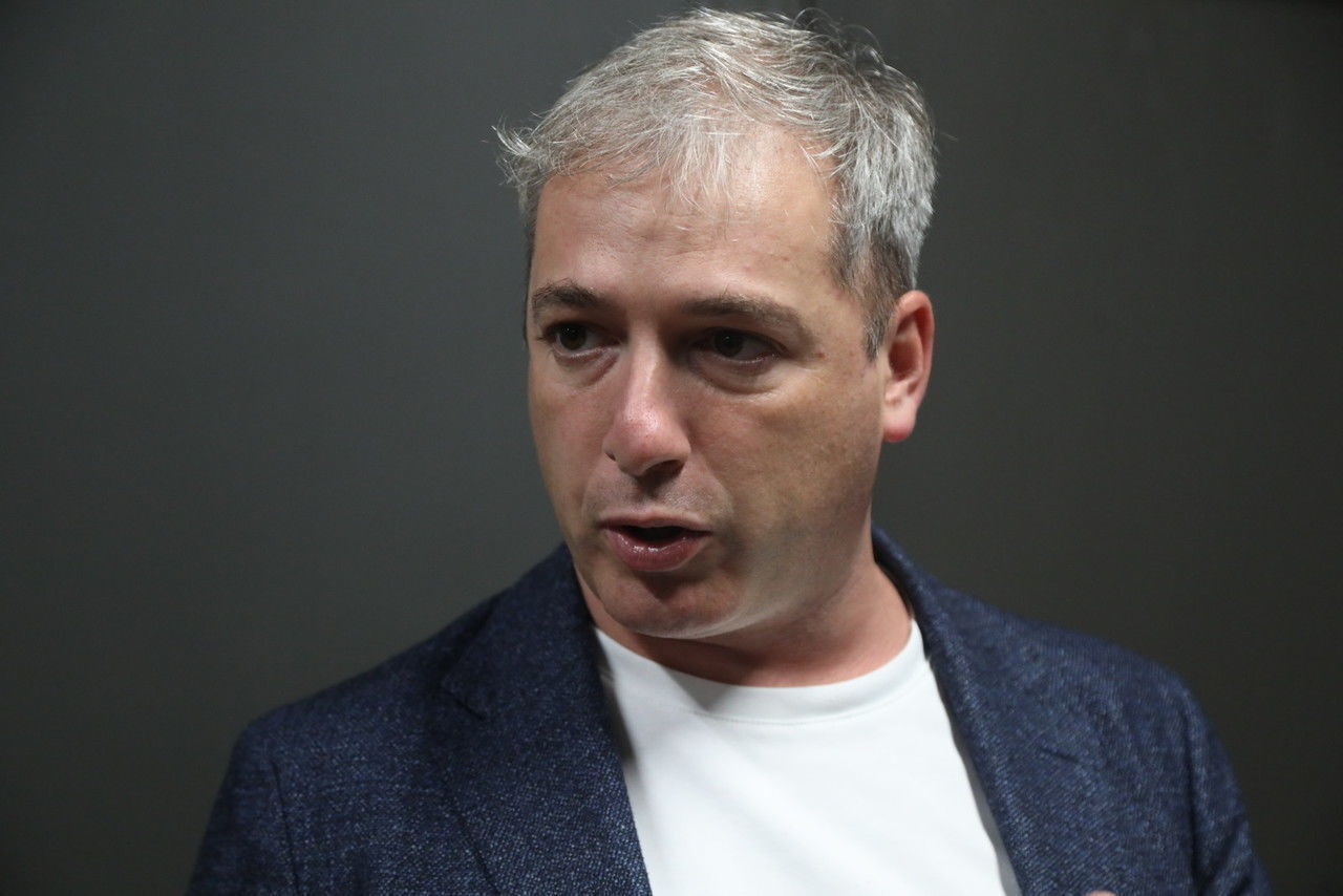 Следствие продолжается. Куда и почему сбежал обвиняемый в вымогательстве экс-глава «Ленфильма»?