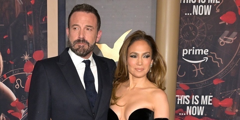 "Великолепная Дженнифер: Лопес отпраздновала 55-летие в стиле 'Бриджертона'"