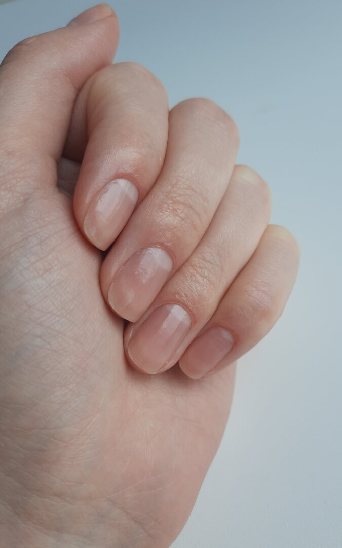 Без гель-лака намного лучше. Отказалась и не жалею