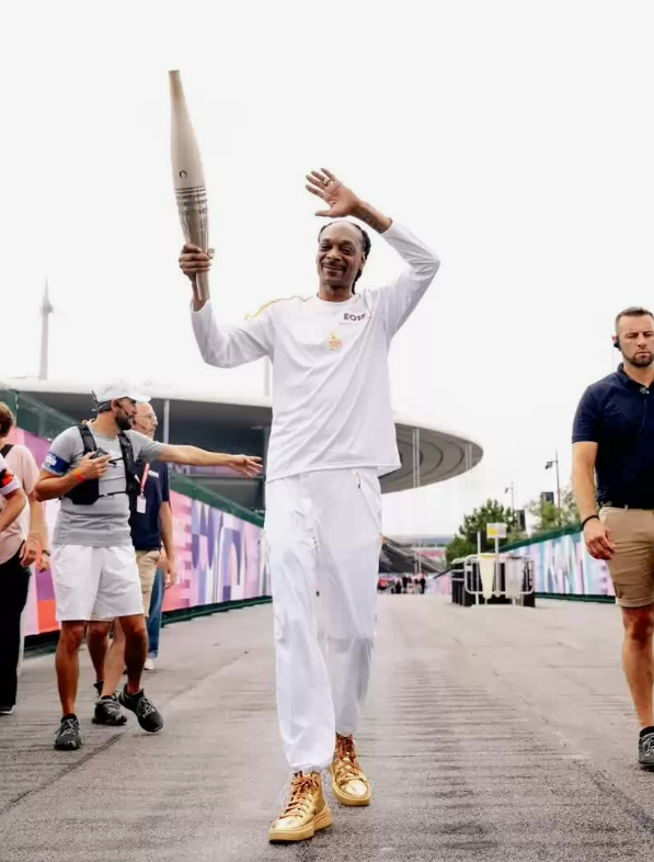 ⚡Золотые кроссы Snoop Dogg, кражи у футболистов, коллапс на жд путях, проливной дождь и тд. - весёлое начало летних ОИ 2024 в Париже⚡