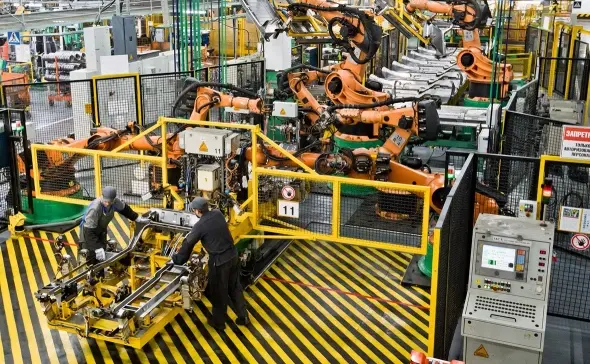 АвтоВАЗ остановит производство на три недели