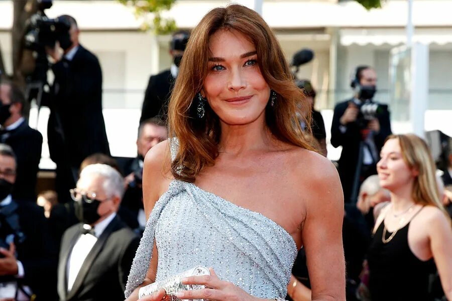 🚓За что экс-первой леди Франции Карле Бруни-Саркози грозит 20 лет тюрьмы?