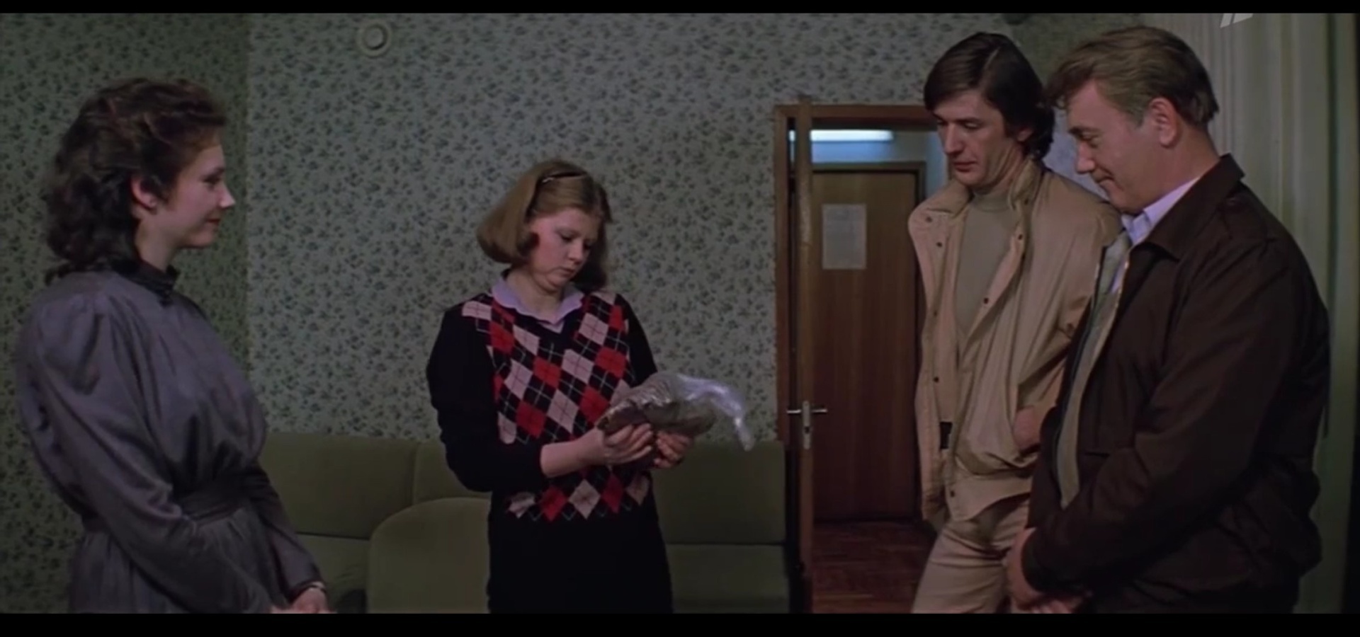 Товары и услуги в советском кино