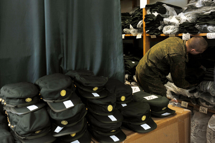 В России предложили увеличить срок службы в армии для новых граждан. Справедливо?