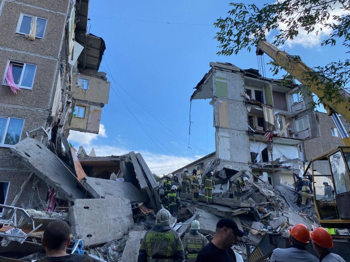 Сегодня стало известно о трагедии в Нижнем Тагиле. Из-за взрыва газа обрушились два подъезда многоэтажки. Есть пострадавшие.