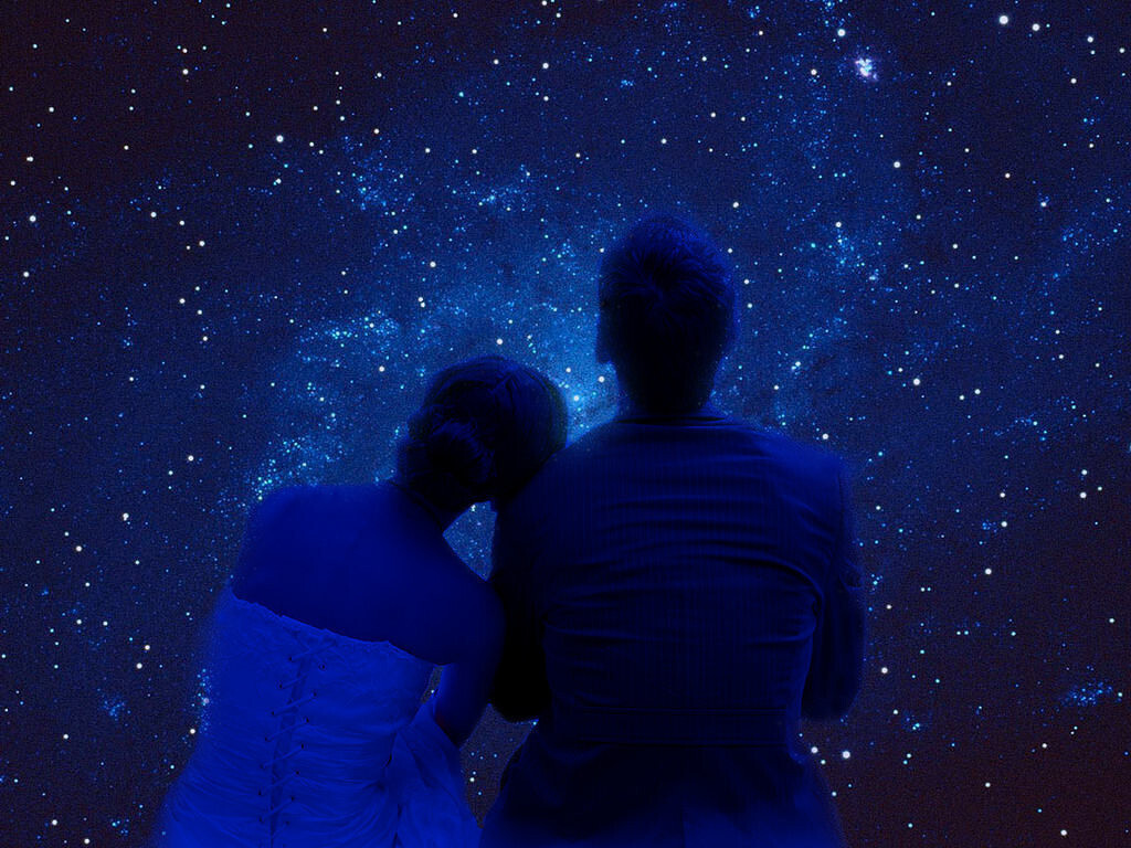 Август запылал рябиной красной...