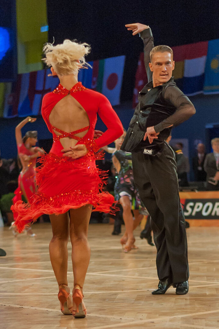 Идут дожди кислотные! Капризы то! Погодные! Рифмоплетство.