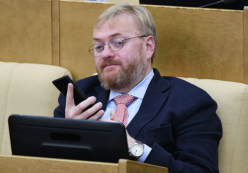 «Ими руководят из-за границы». Милонов призвал наказывать астрологов и тарологов по уголовному кодексу