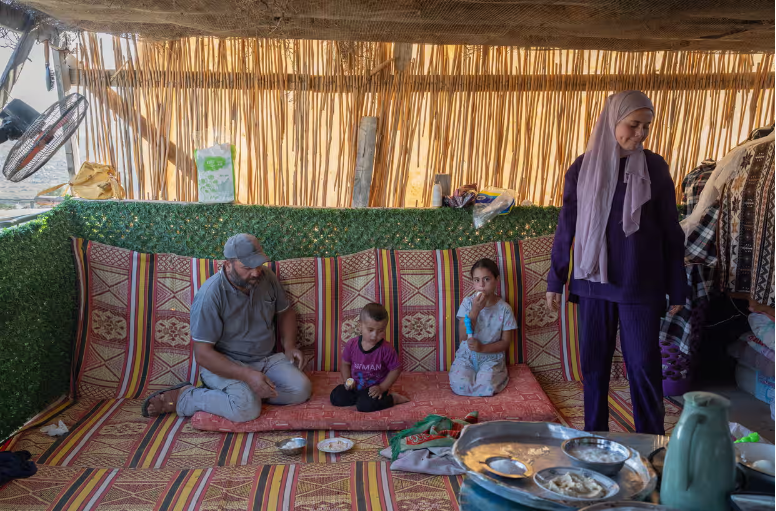 «Снос домов равносилен смерти»: палестинские семьи, чьи дома на Западном берегу были снесены бульдозерами