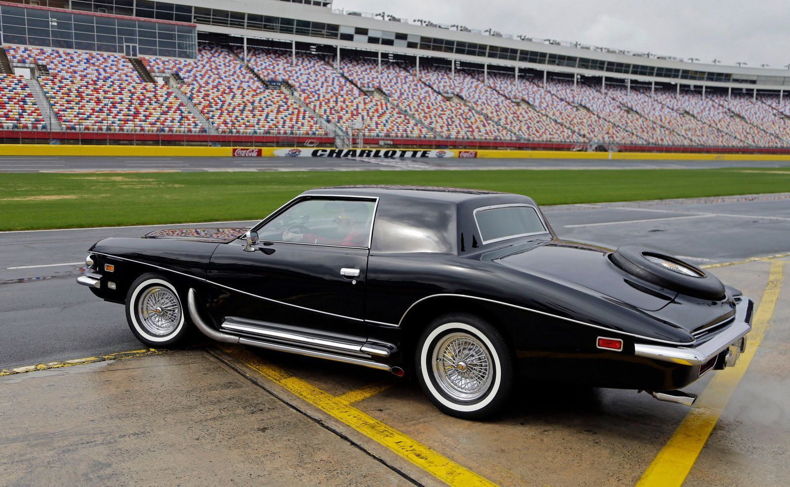 Stutz Blackhawk: легендарный автомобиль, олицетворяющий американскую роскошь и мощь