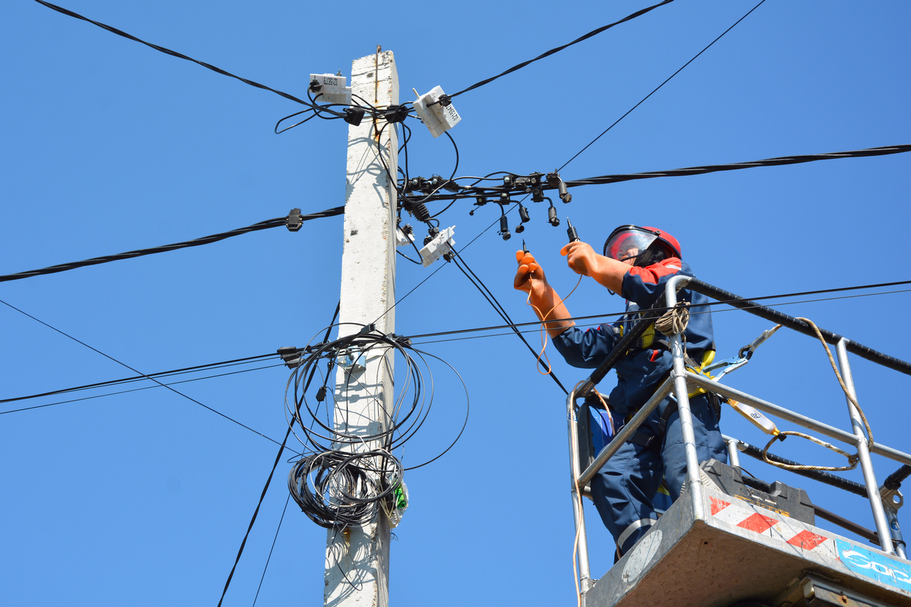 В Бурятии 156 населённых пунктов остались без электричества.