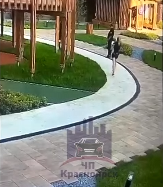 🤦♂️Лучше бы на посту была бабуля: Муж очередной "яжемамки" пострадал от охранника из-за её скандала