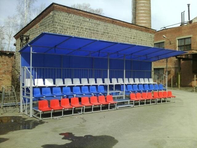 Мнение жителя ДНР. С Россией заметно лучше. И я сейчас не о безопасности, с ней пока проблемы