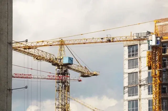 ⌛Какую неустойку можно взыскать с застройщика за срыв сроков сдачи в 2024 году?