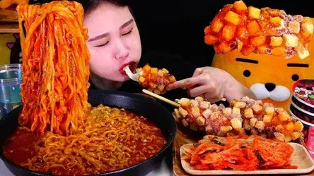 Темная сторона нового увлечения едой на YouTube!!! Мукбанг- что это?
