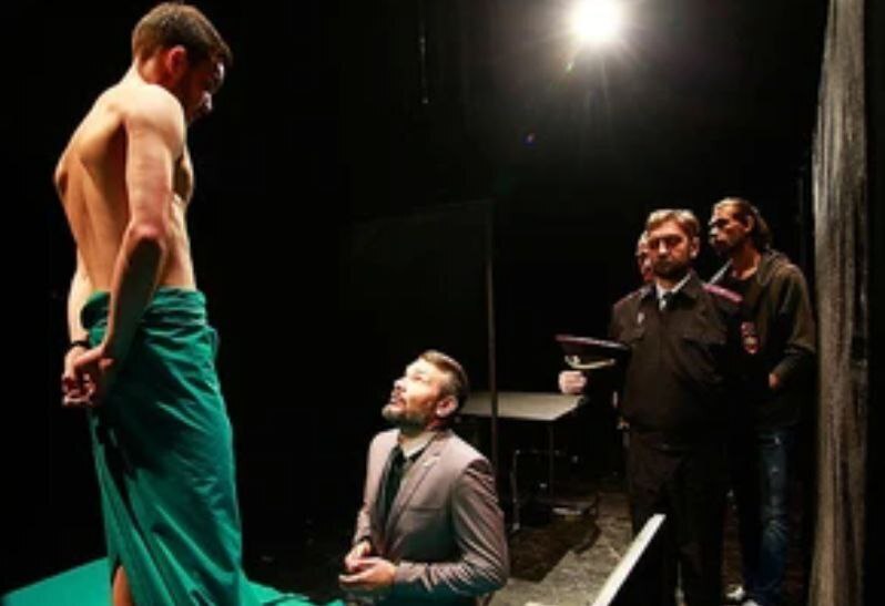 Псковский театр - это уже не театр, а п*рно?