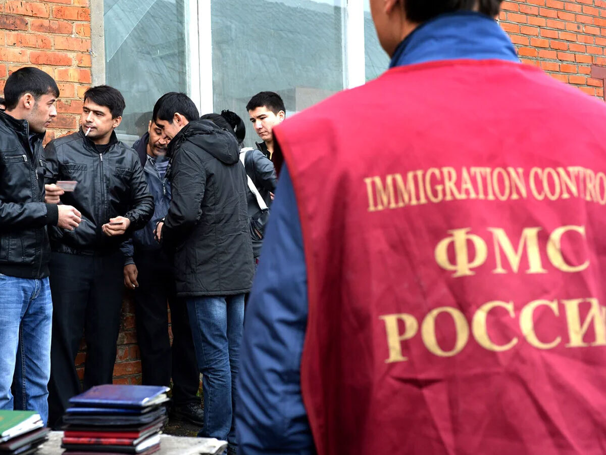 Режим высылки мигрантов внедрят с 5 февраля 2025 года. Закон подписан