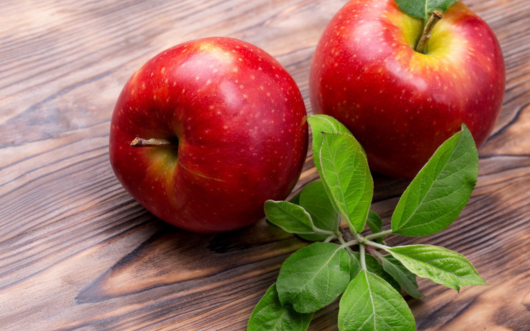 Риск расстройства пищеварения? Почему взрослым людям можно съедать не более 2—3 яблок в день