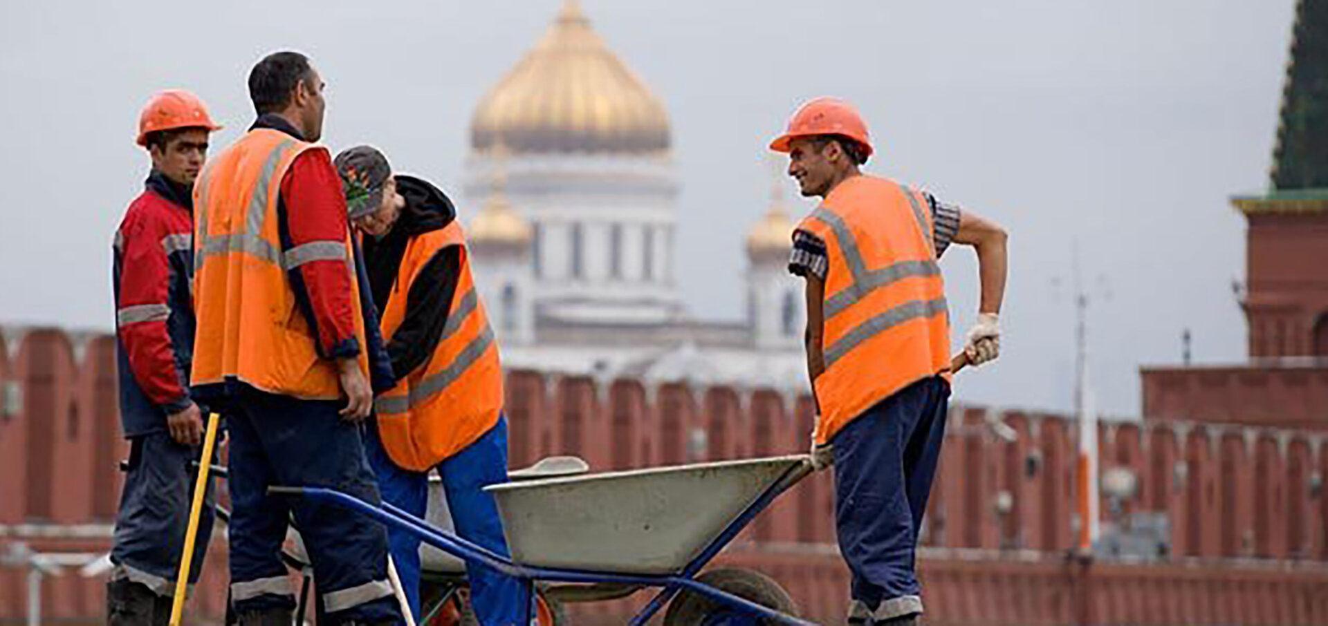 ЛДПР разработала законопроект о запрете мигрантам перевозить семьи в Россию.