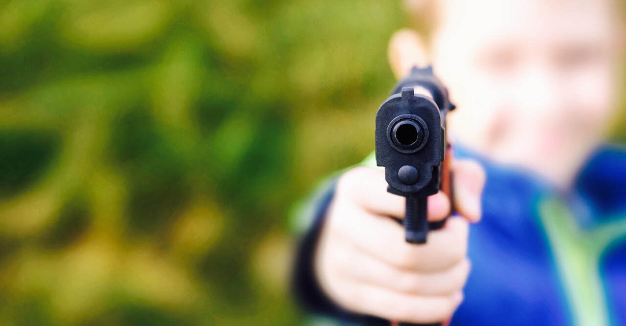 Под дулом пистолета: 10-летний москвич зарабатывал маме на цветы