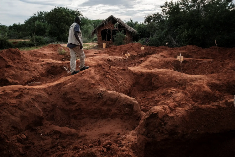Выжившие в культе голодания Судного дня дают показания против пастора и 93 его сообщников