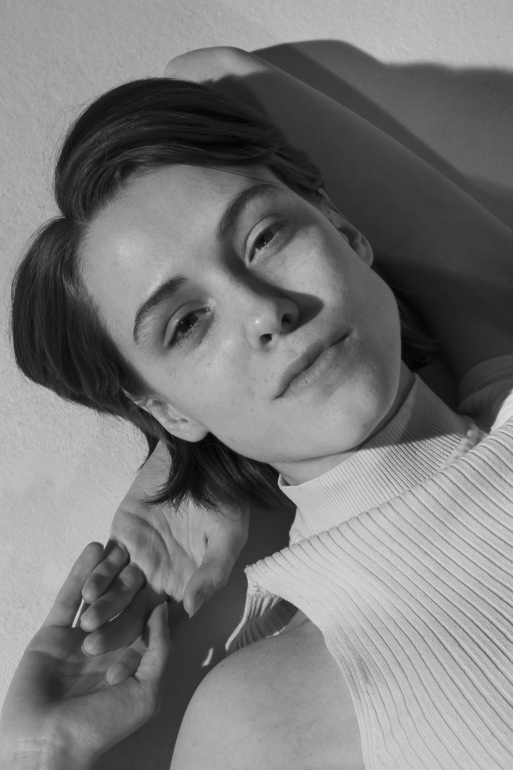 Арест Алексея Поднебесного: что говорит девушка, кто она и почему сама набросилась на блогера. Последние новости