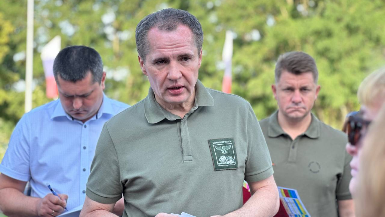 Бездействие или некомпетентность? Губернатор Гладков отчитал глав районов после гибели жителей при обстреле в Ракитном