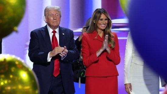 Призыв Мелании Трамп к Дональду Трампу о «контроле над ругательствами» провалился, поскольку он набросился на Харрис с причудливым оправданием