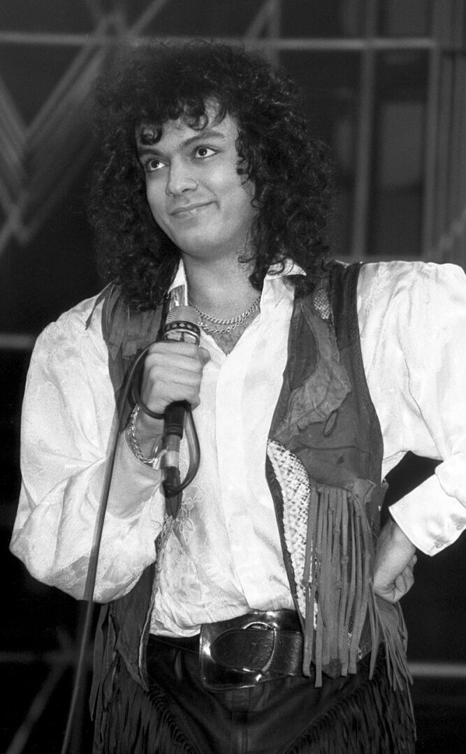 Можно ли увеличить рост мужчины, если ему уже сорок шесть лет? Знаю например, что человек с утра выше ростом, ибо между позвонками видно много....