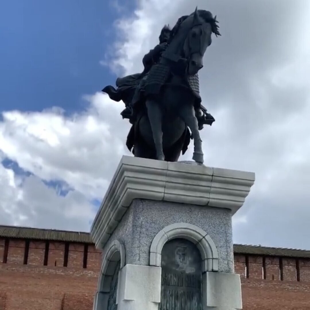 Залечь на дно в Коломне.